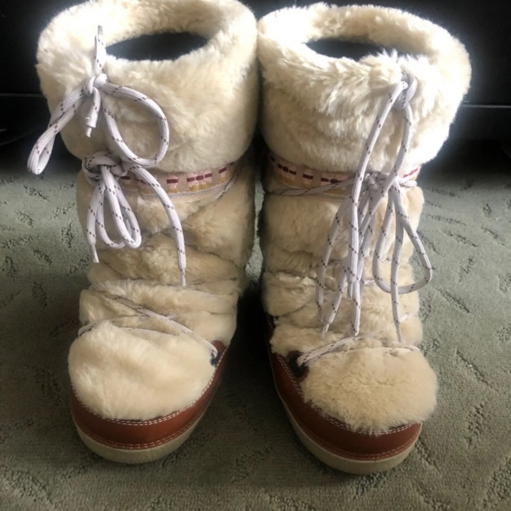 Marc Jacobs snow boots!